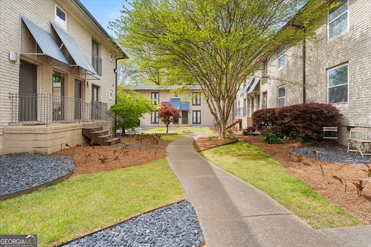 2023 Oakview Road SE Atlanta GA 30317