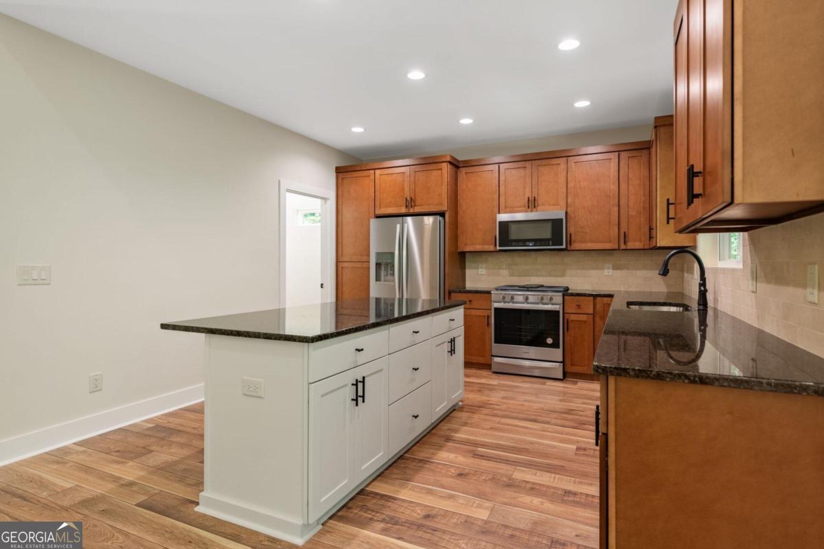 1043 Sunset Road Epworth GA 30541