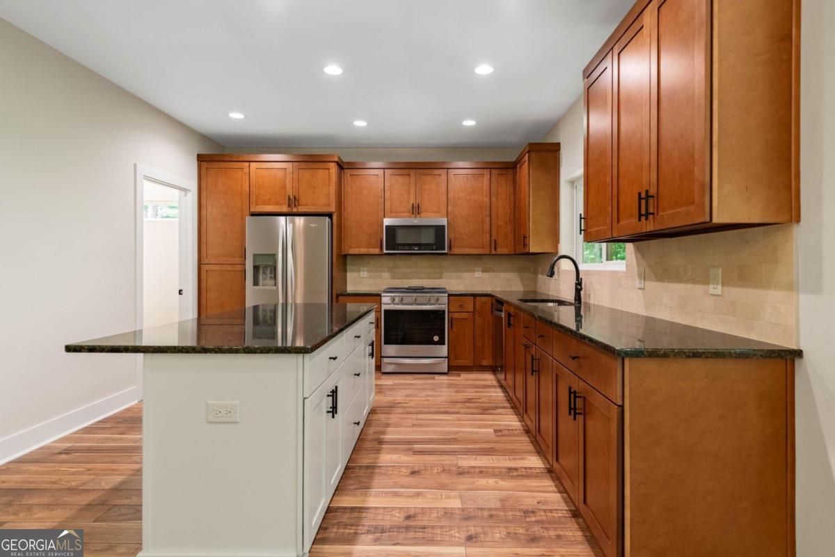 1043 Sunset Road Epworth GA 30541