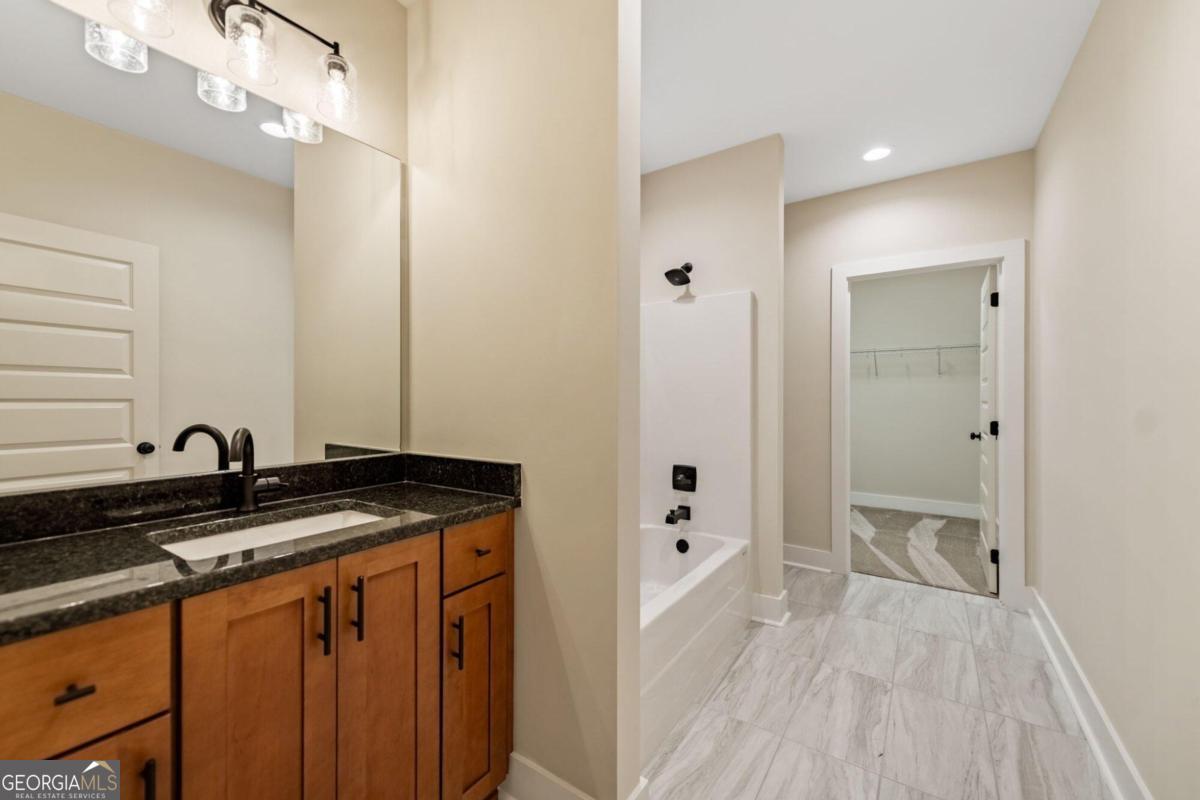 1043 Sunset Road Epworth GA 30541