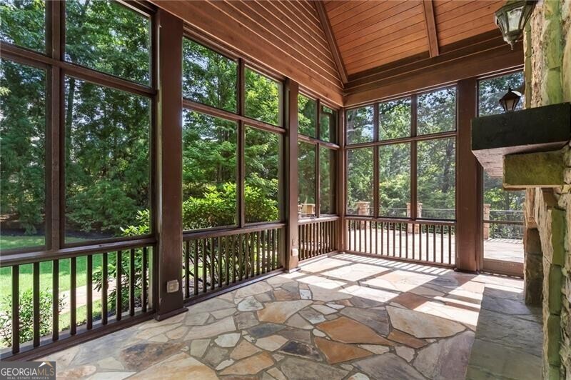 989 Middle Fork Trail Suwanee GA 30024