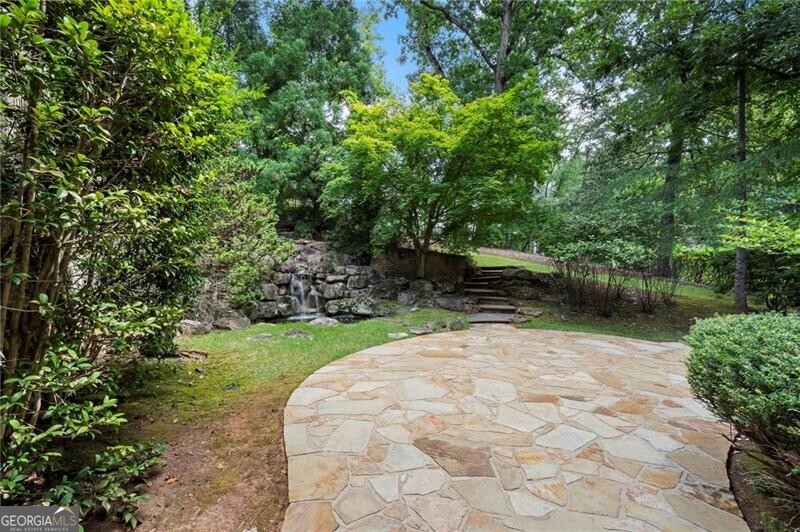 989 Middle Fork Trail Suwanee GA 30024