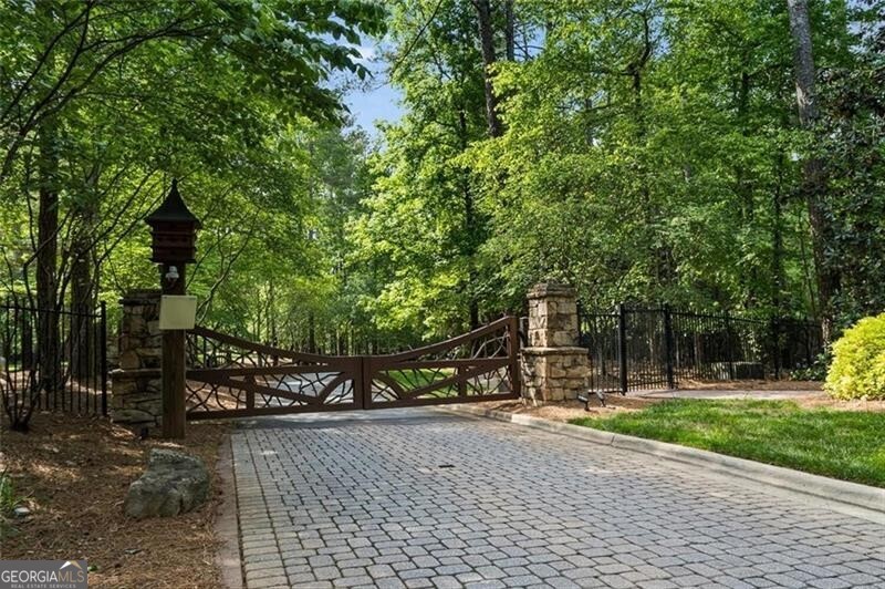 989 Middle Fork Trail Suwanee GA 30024
