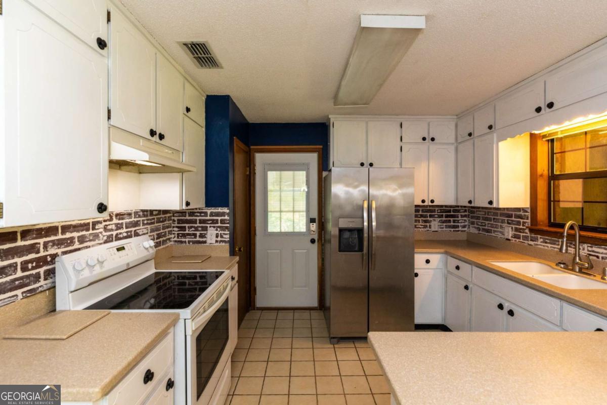 274 S Anita Street Waycross GA 31503