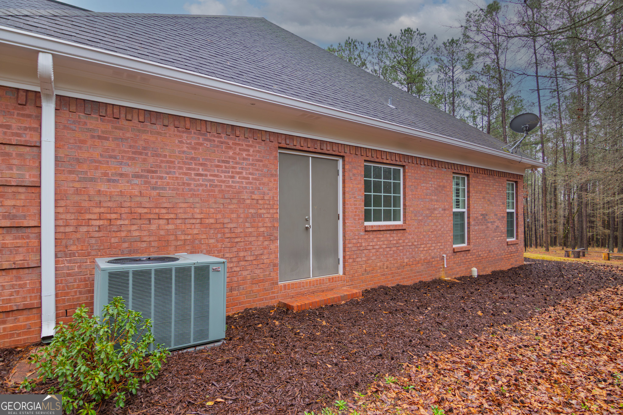 202 Winding Lake Drive Hamilton GA 31811