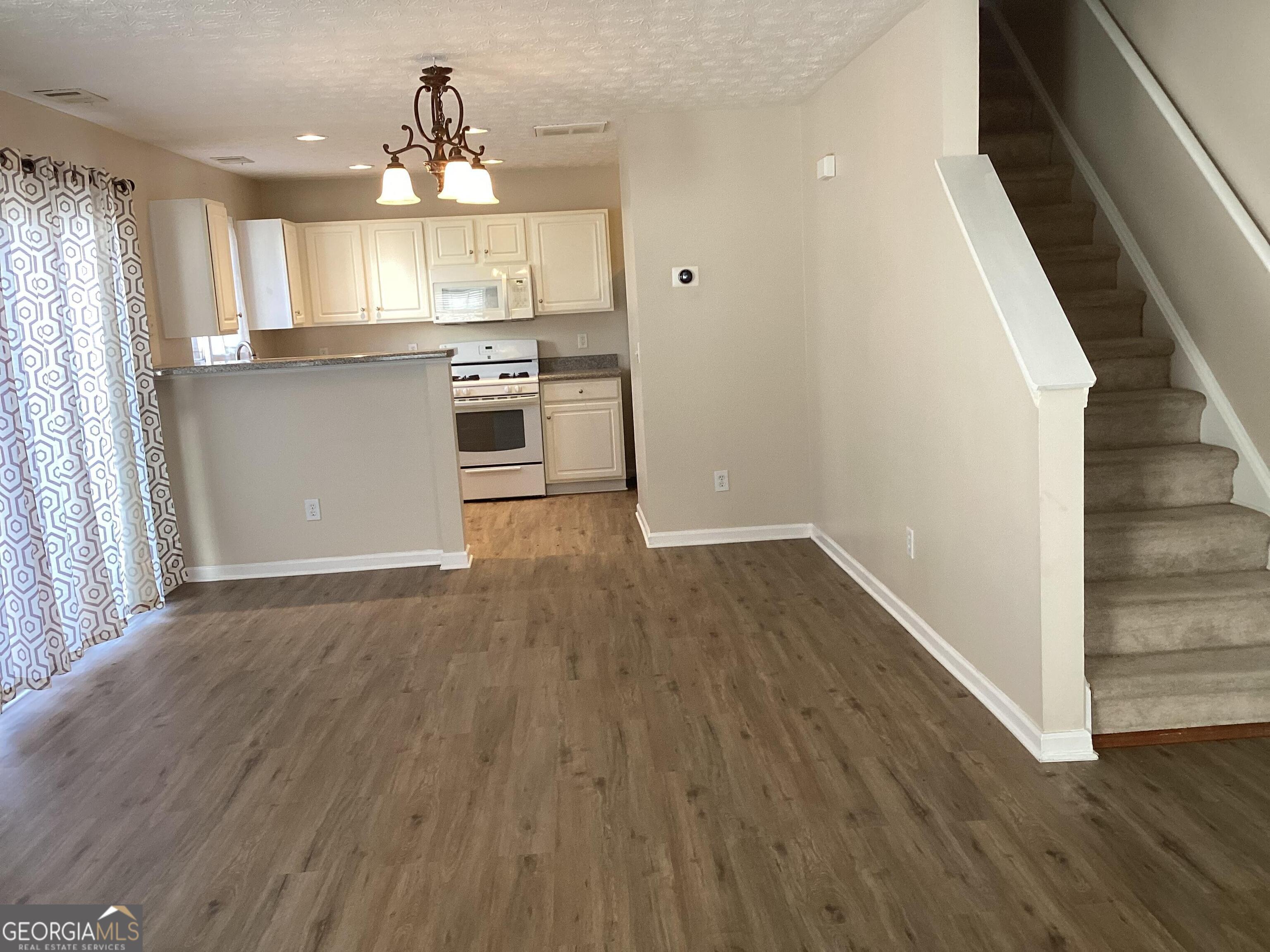 127 Swanee Lane Woodstock GA 30188