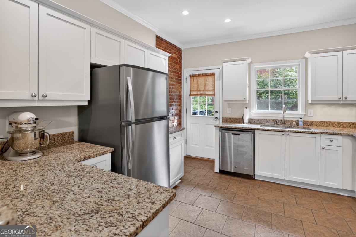 3675 Peachtree Road NE Atlanta GA 30319