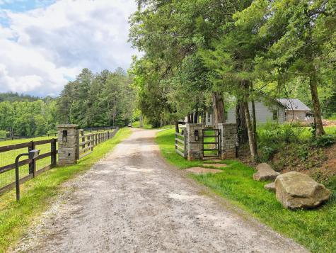 3622 Sandy Ford Road Clayton GA 30525