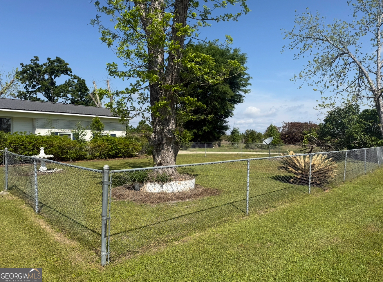 27 Park Lane Hazlehurst GA 31539