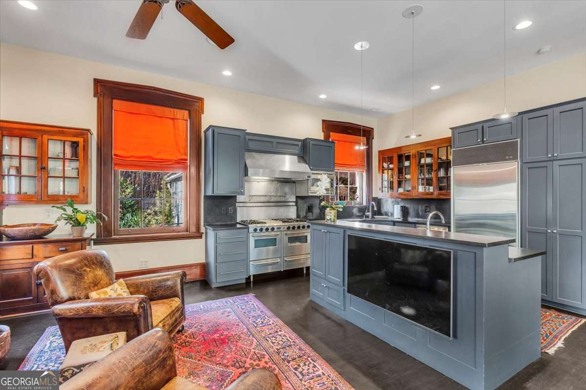 211 E Charlton Street Savannah GA 31401