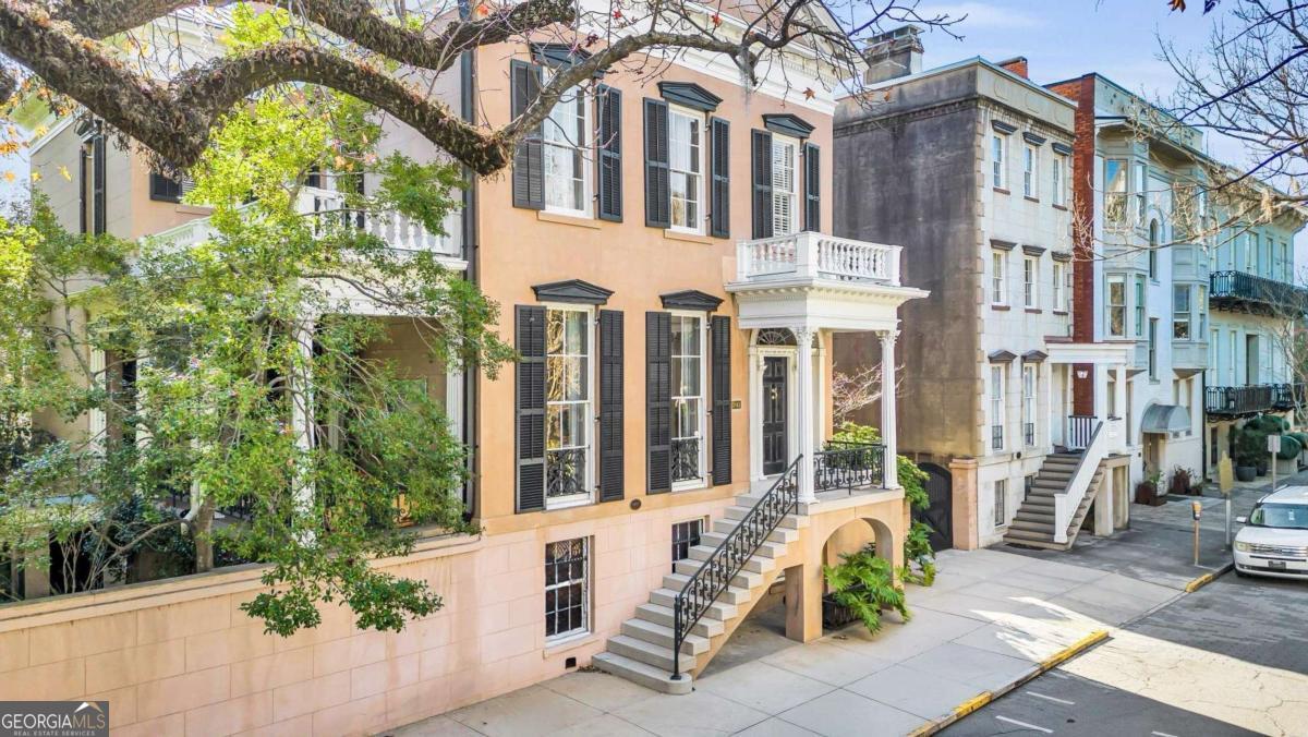 211 E Charlton Street Savannah GA 31401