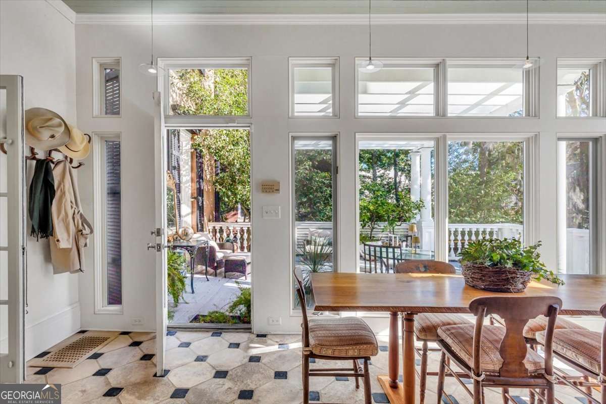 211 E Charlton Street Savannah GA 31401