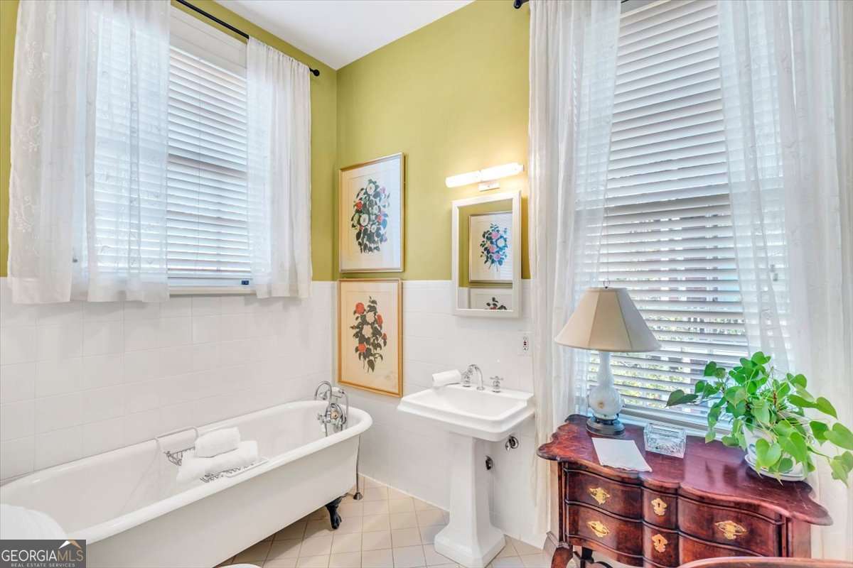 211 E Charlton Street Savannah GA 31401