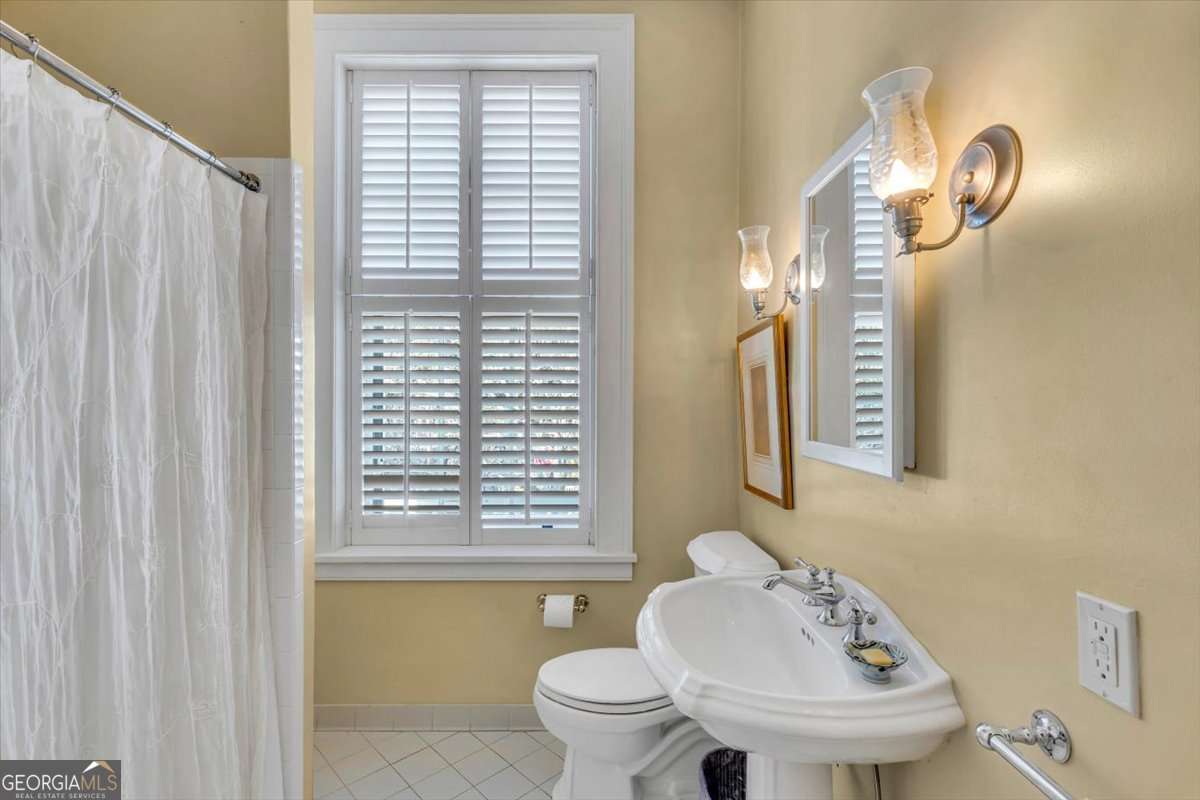 211 E Charlton Street Savannah GA 31401