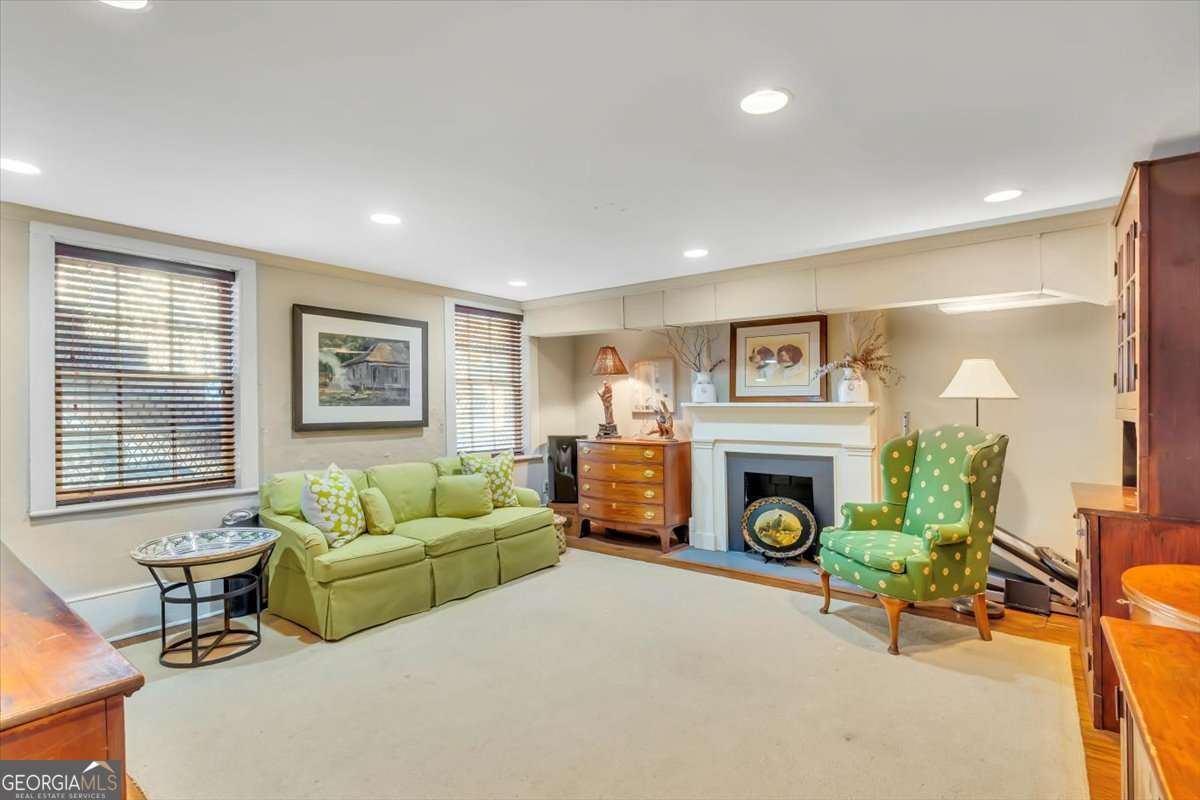 211 E Charlton Street Savannah GA 31401