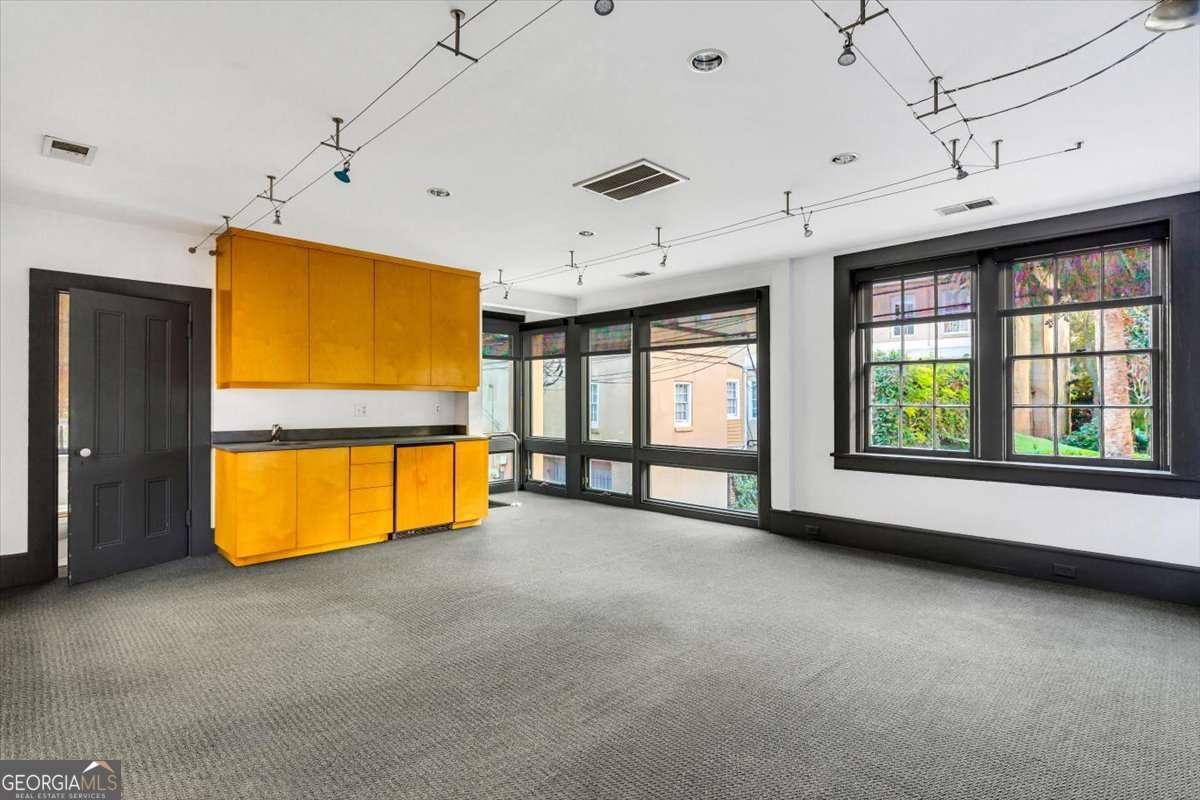 211 E Charlton Street Savannah GA 31401