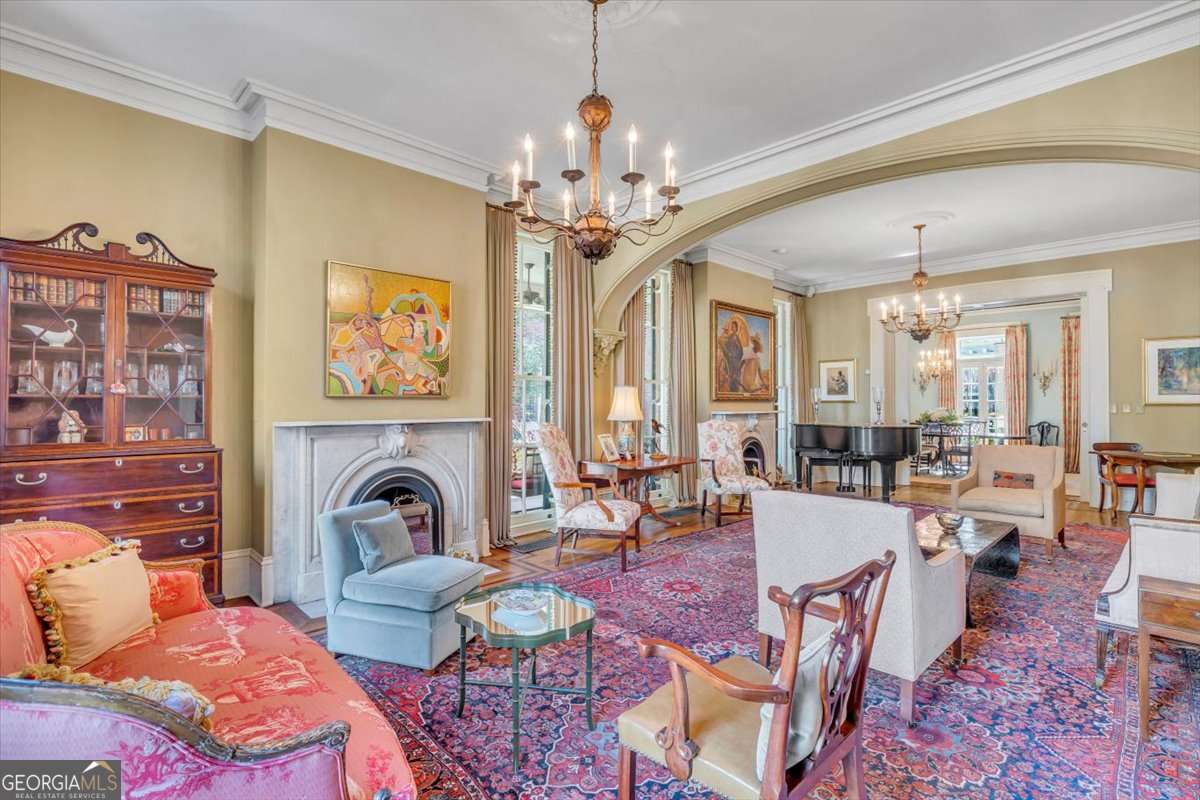 211 E Charlton Street Savannah GA 31401