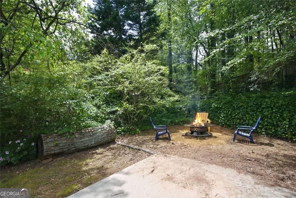 242 Hunters Crossing Dallas GA 30157