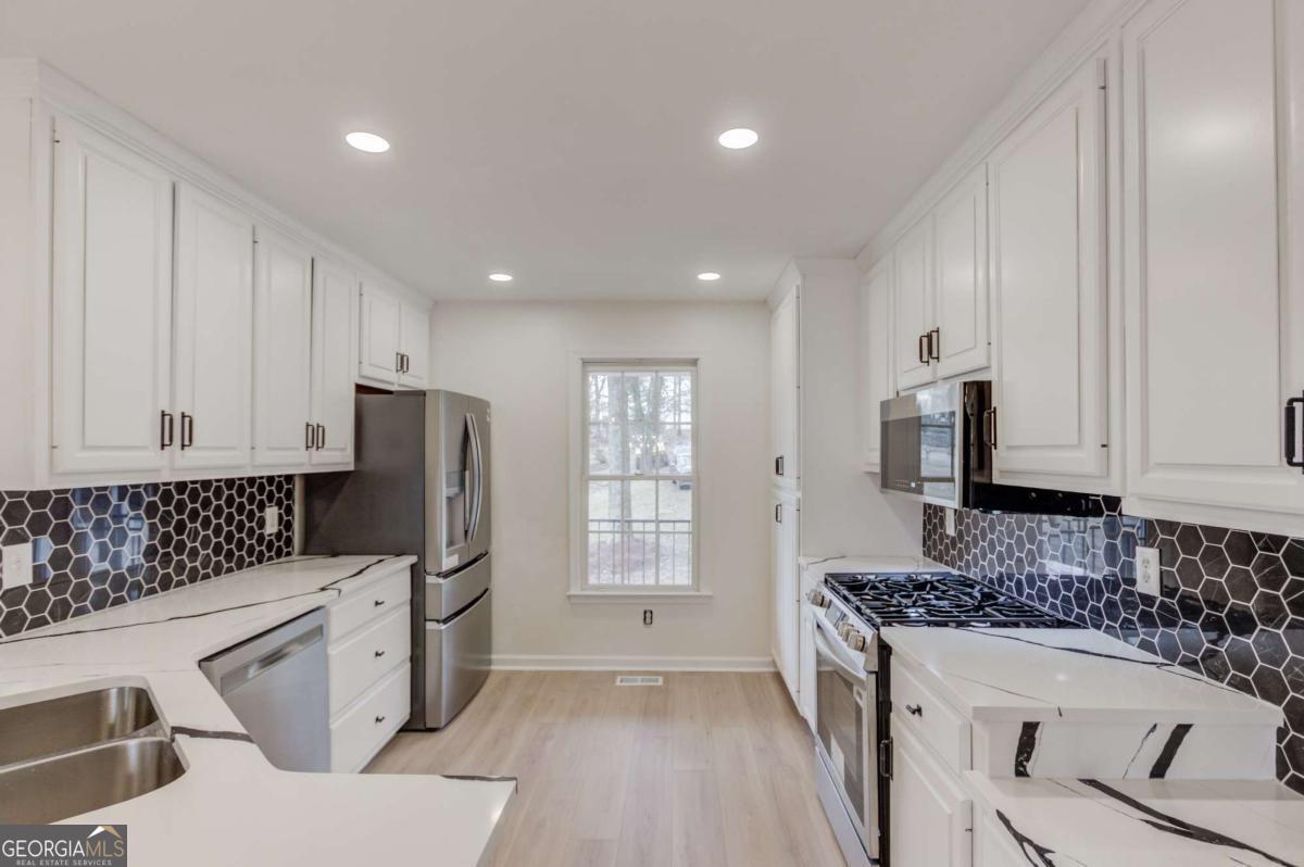 4900 Flat Creek Road Oakwood GA 30566