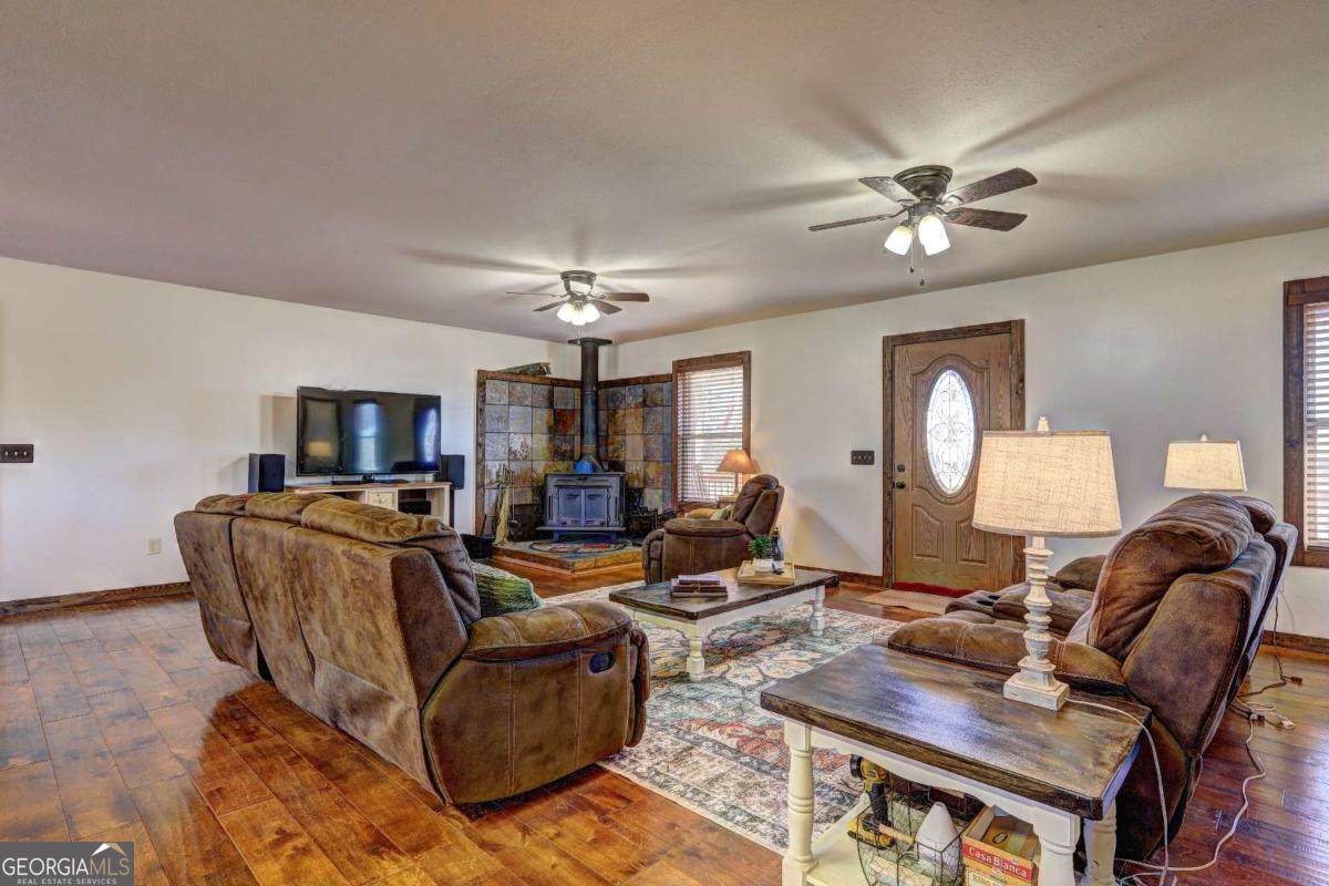 1891 Rg Starley Road NE Mcintyre GA 31054