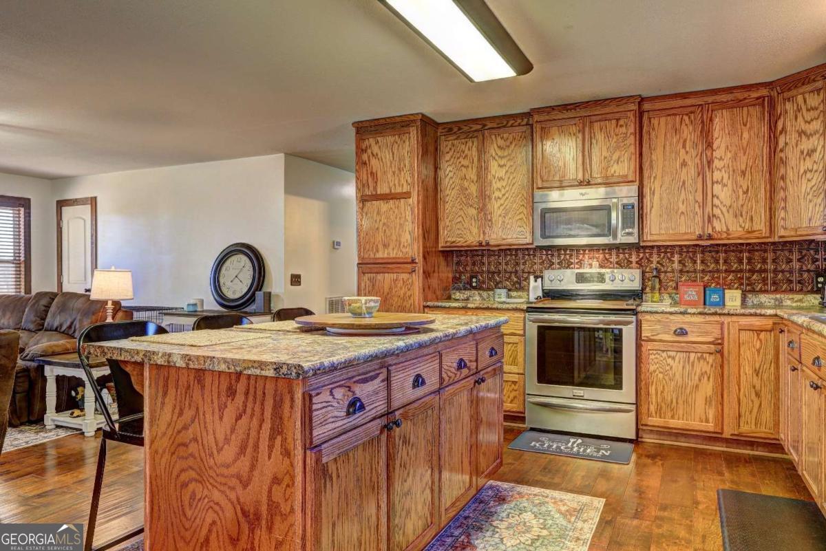 1891 Rg Starley Road NE Mcintyre GA 31054