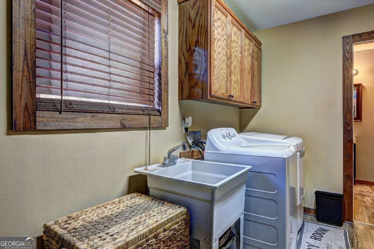1891 Rg Starley Road NE Mcintyre GA 31054