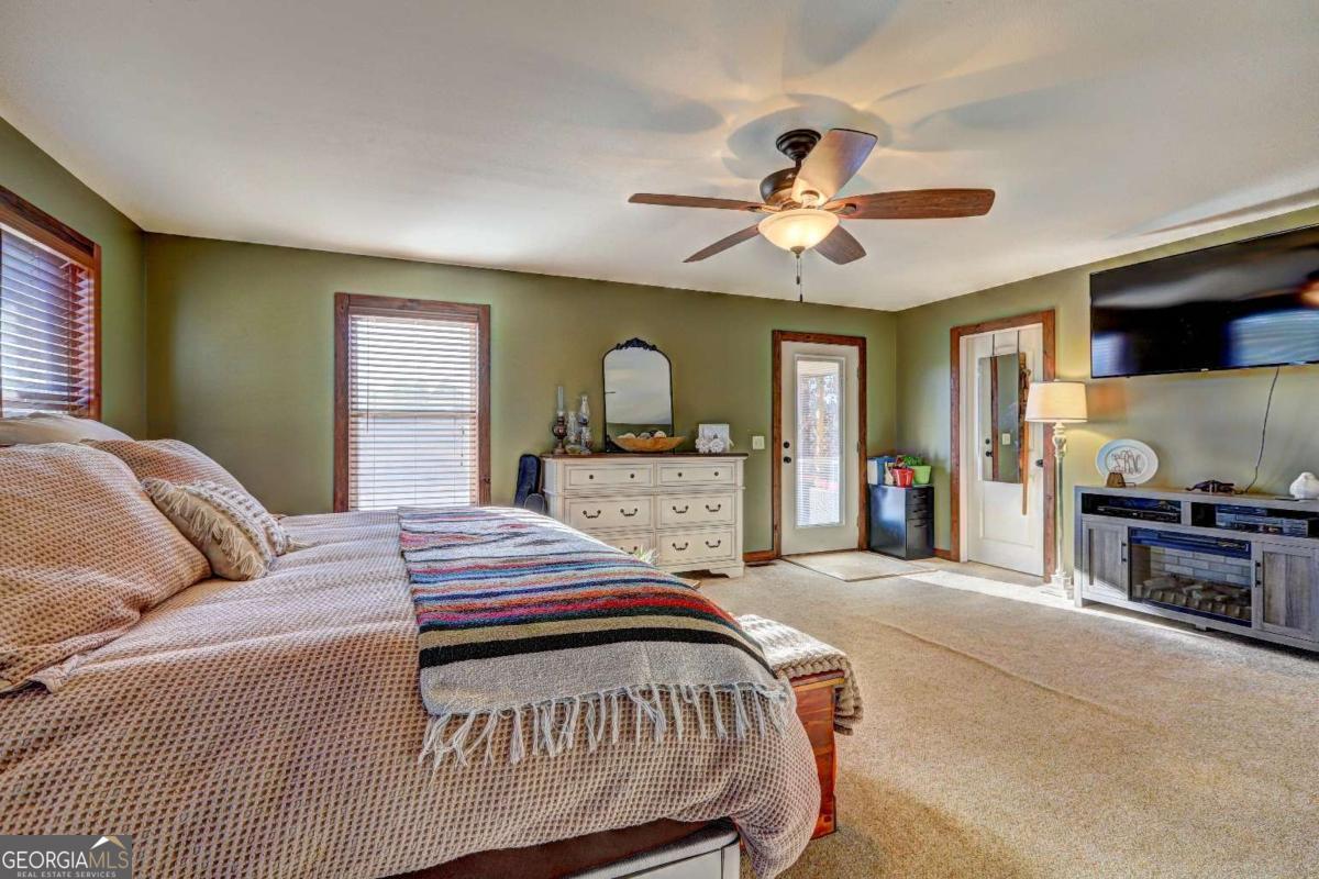 1891 Rg Starley Road NE Mcintyre GA 31054
