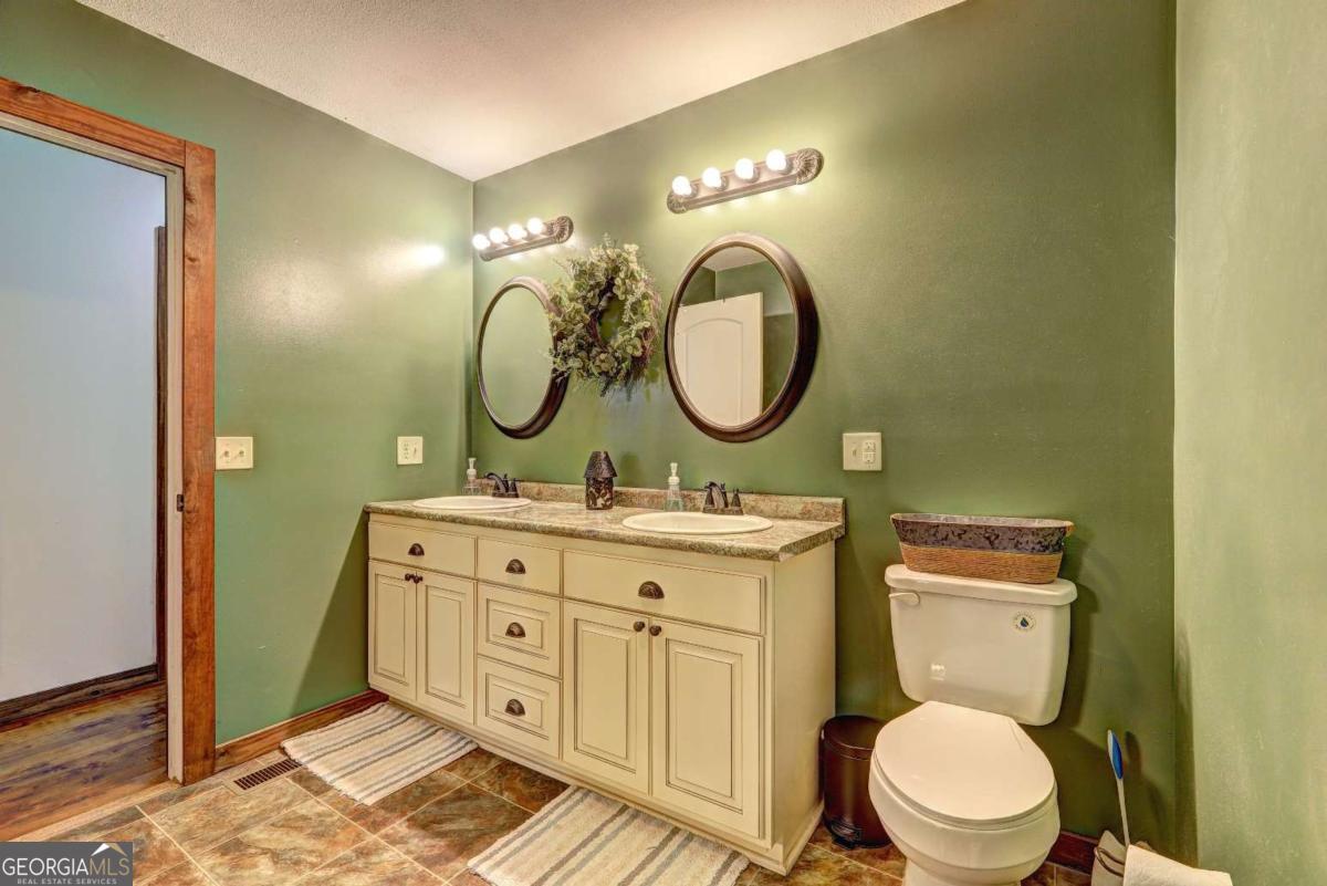 1891 Rg Starley Road NE Mcintyre GA 31054