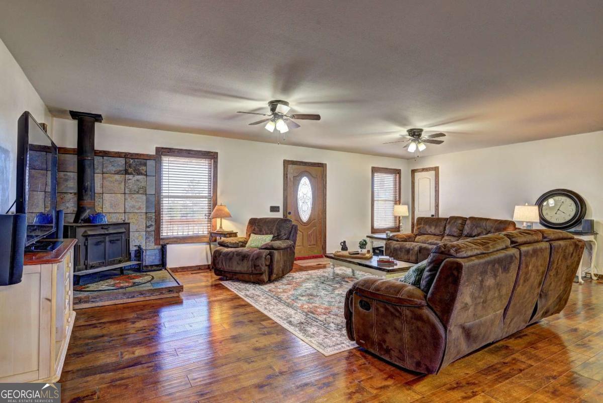 1891 Rg Starley Road NE Mcintyre GA 31054