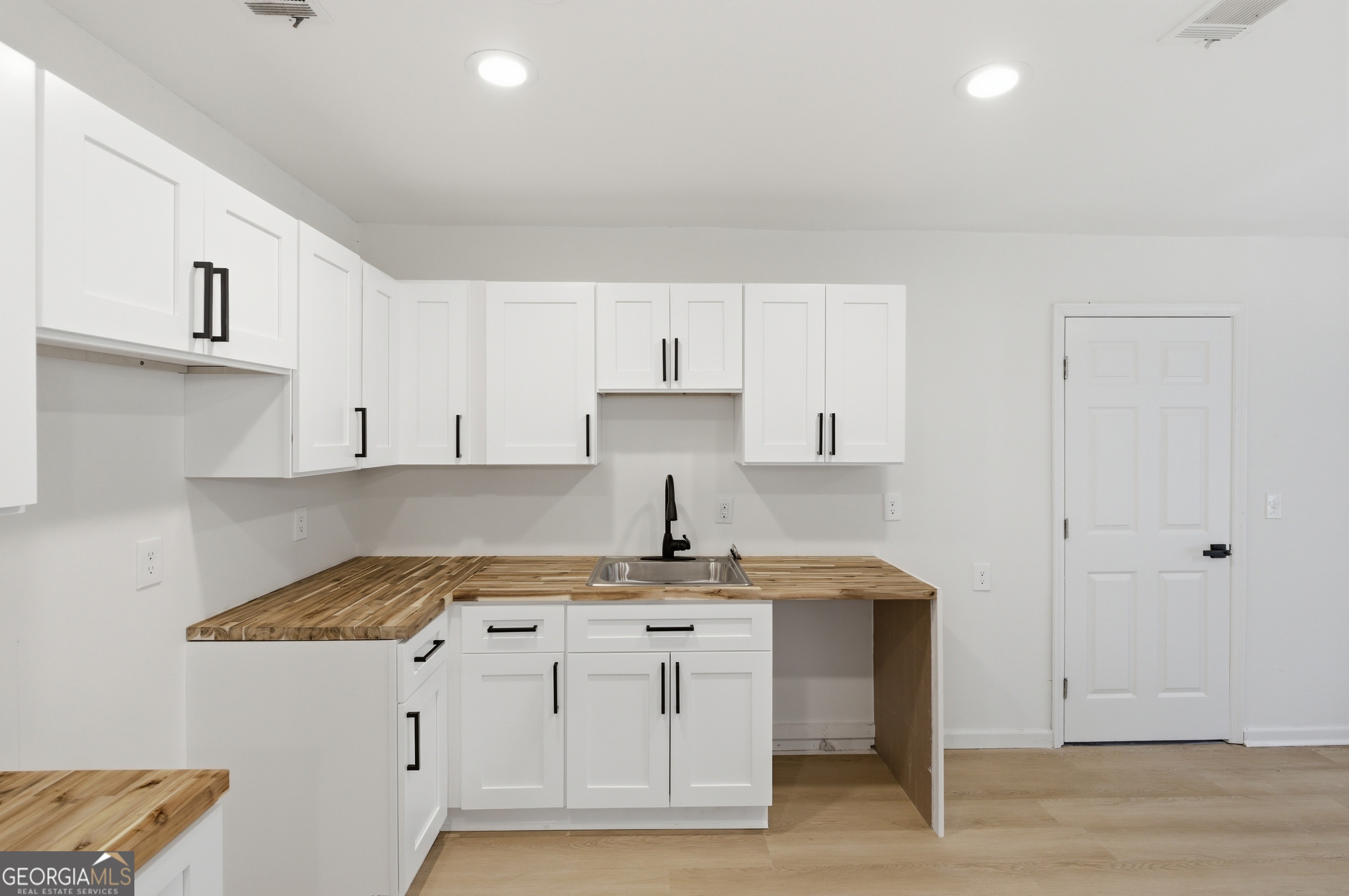 26 Douglas Court Bloomingdale GA 31302