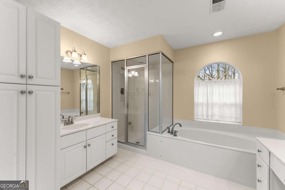 9260 Bayhill Drive Gainesville GA 30506