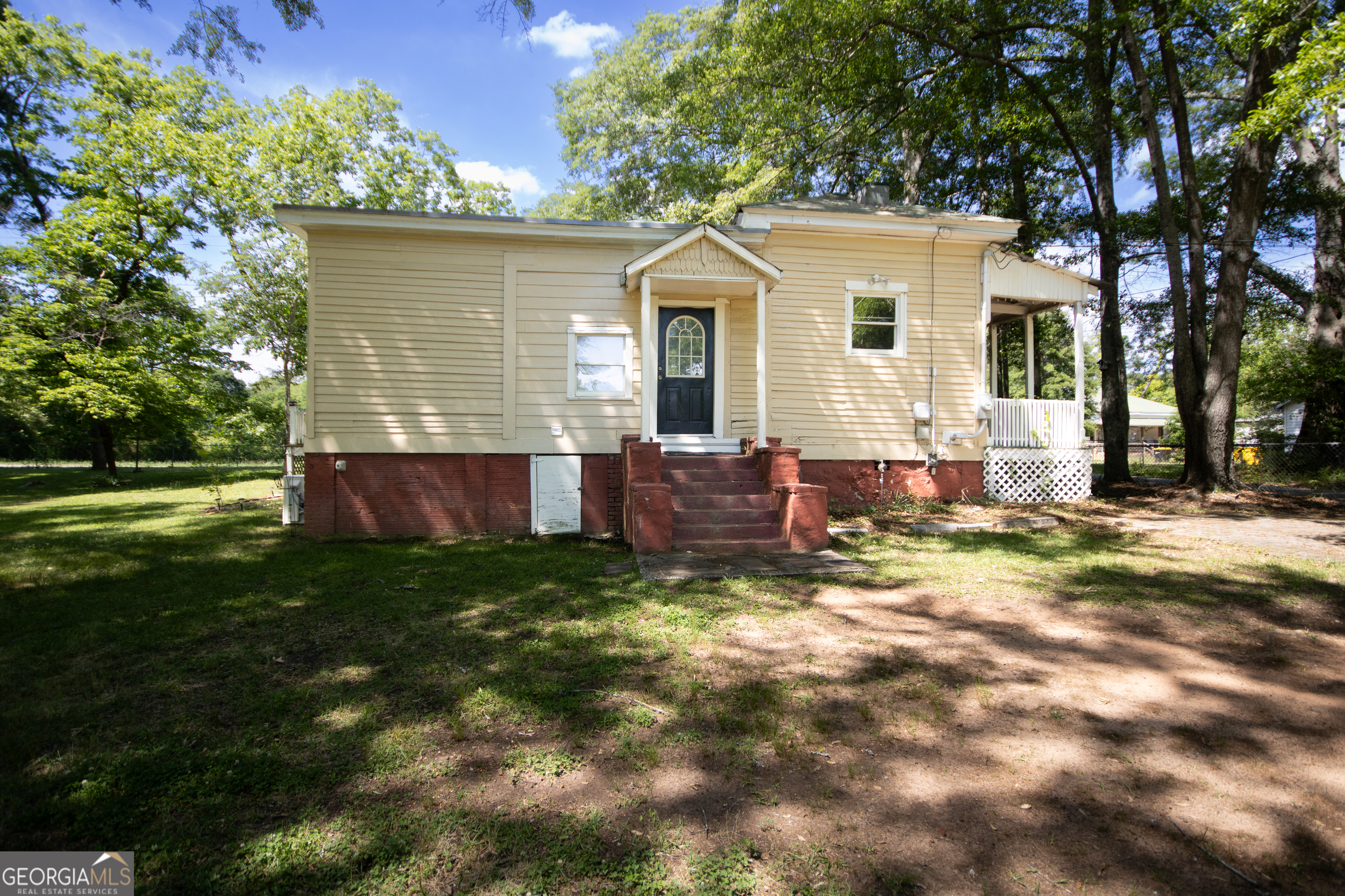 285 E Main Street Forsyth GA 31029