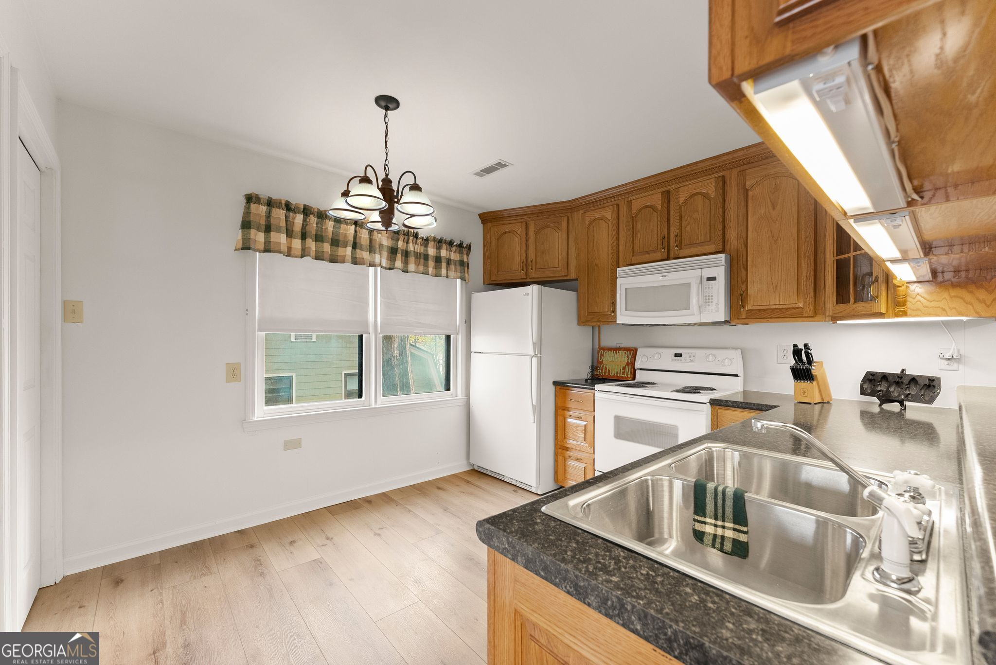 103 Tugalo Point Lavonia GA 30553