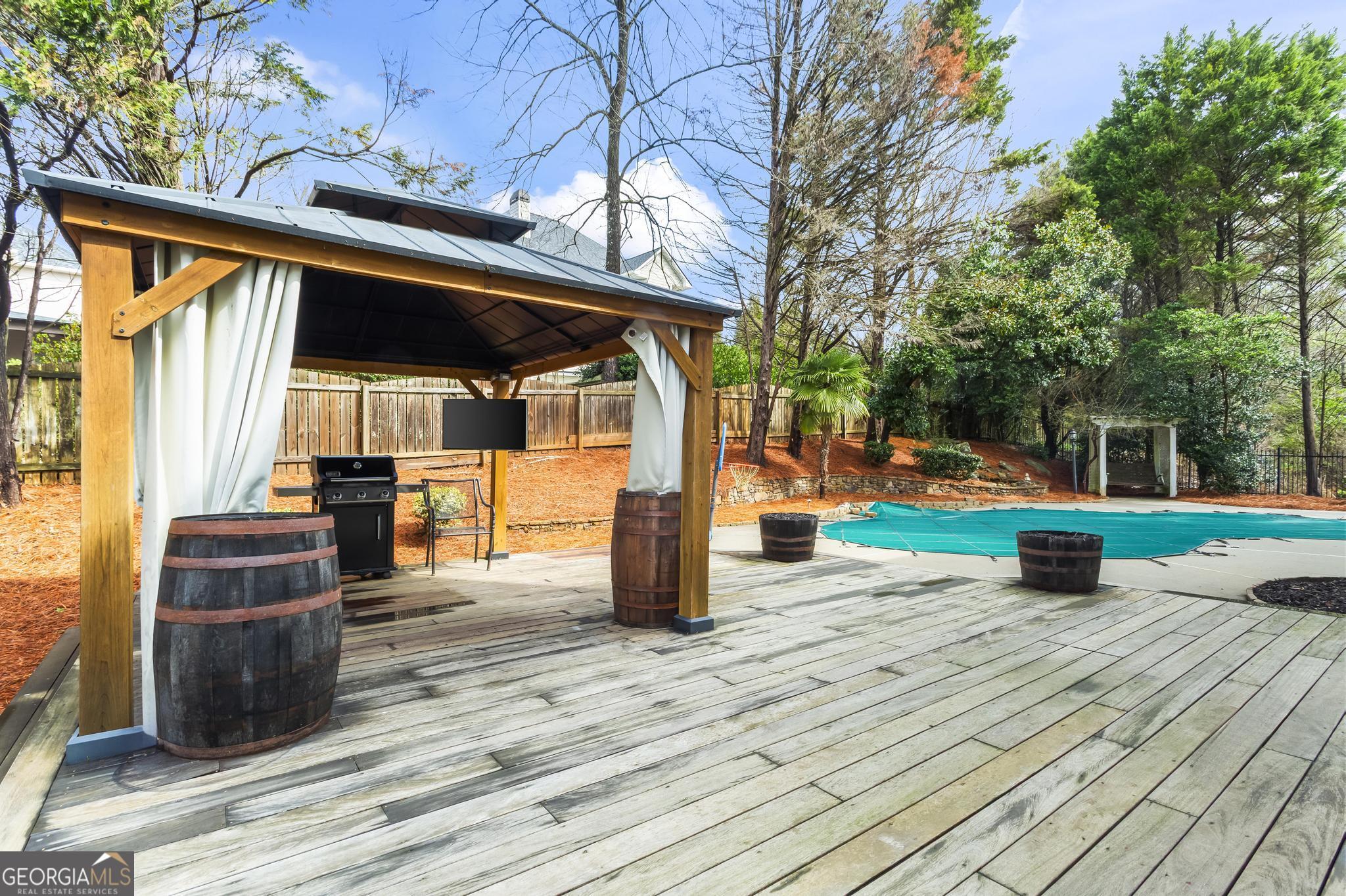 320 Commons Gate Court Roswell GA 30075
