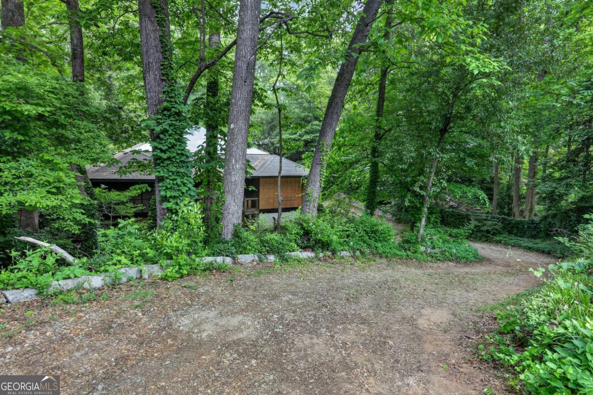 4015 Mcclatchey Circle NE Atlanta GA 30342
