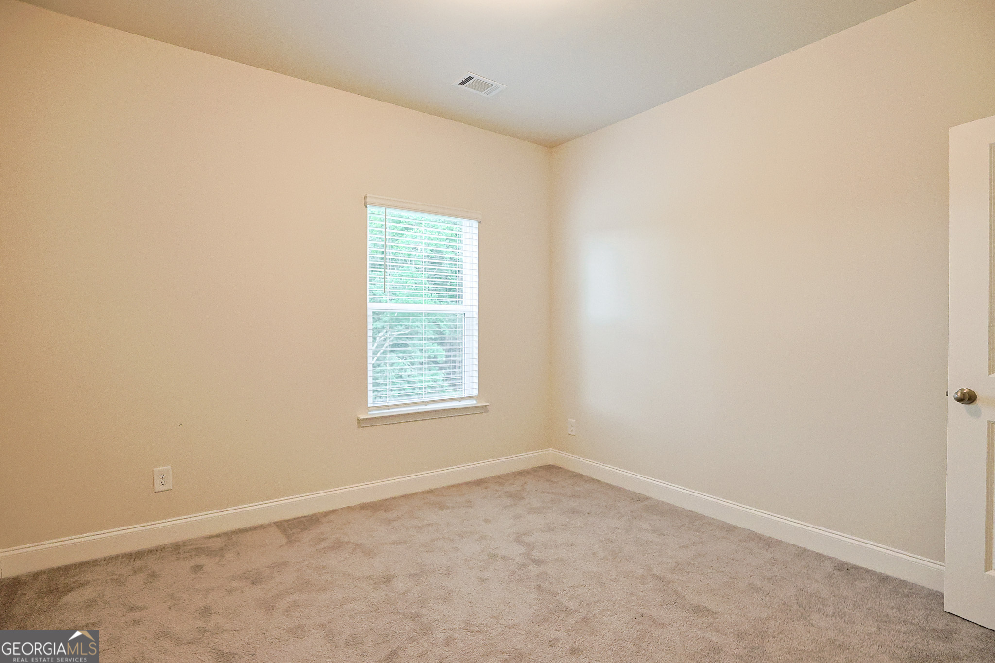 5381 Woodline View Circle Auburn GA 30011