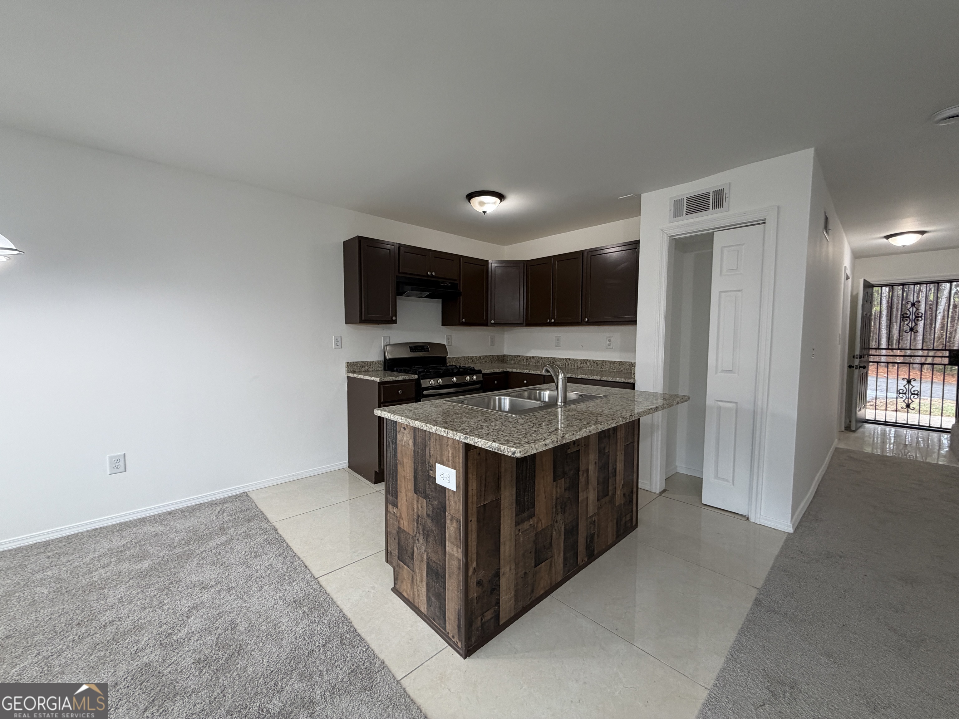 2113 Pine Tree Trail South Fulton GA 30349