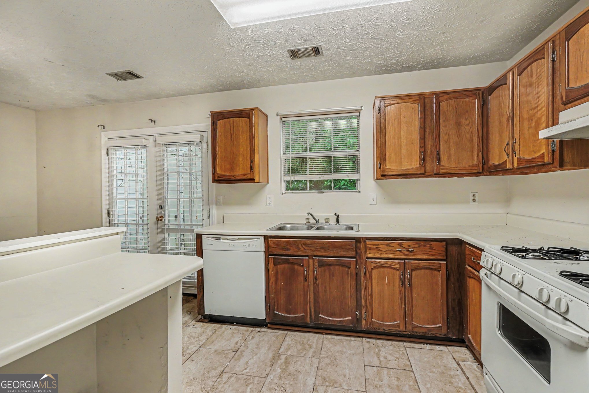 5670 Wells Circle Stone Mountain GA 30087