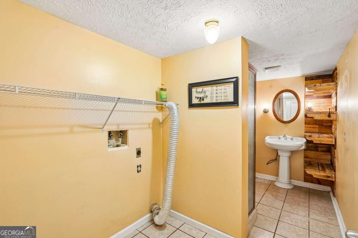 1947 Britt Drive Snellville GA 30078