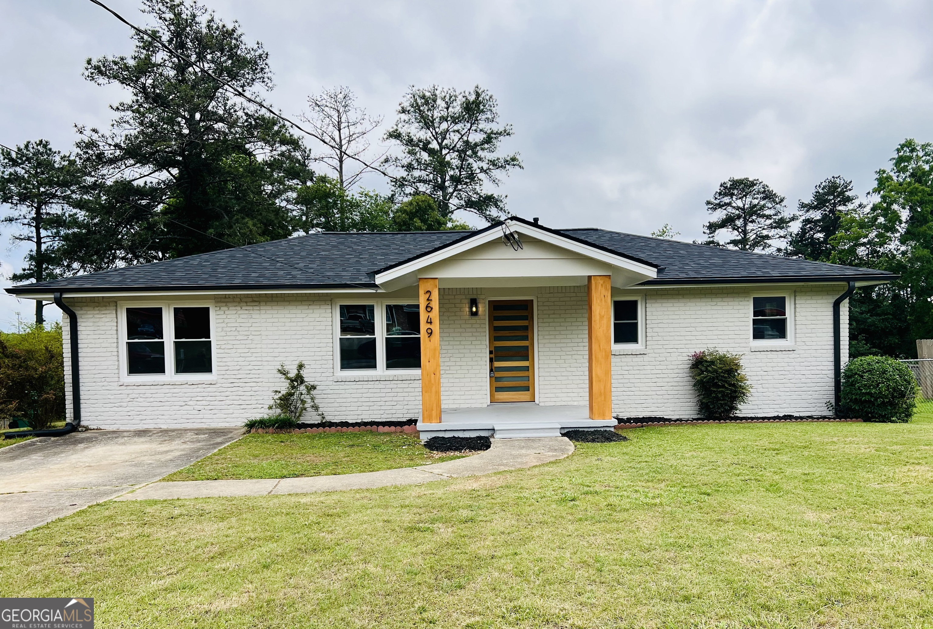 2649 Oak Circle Ellenwood GA 30294