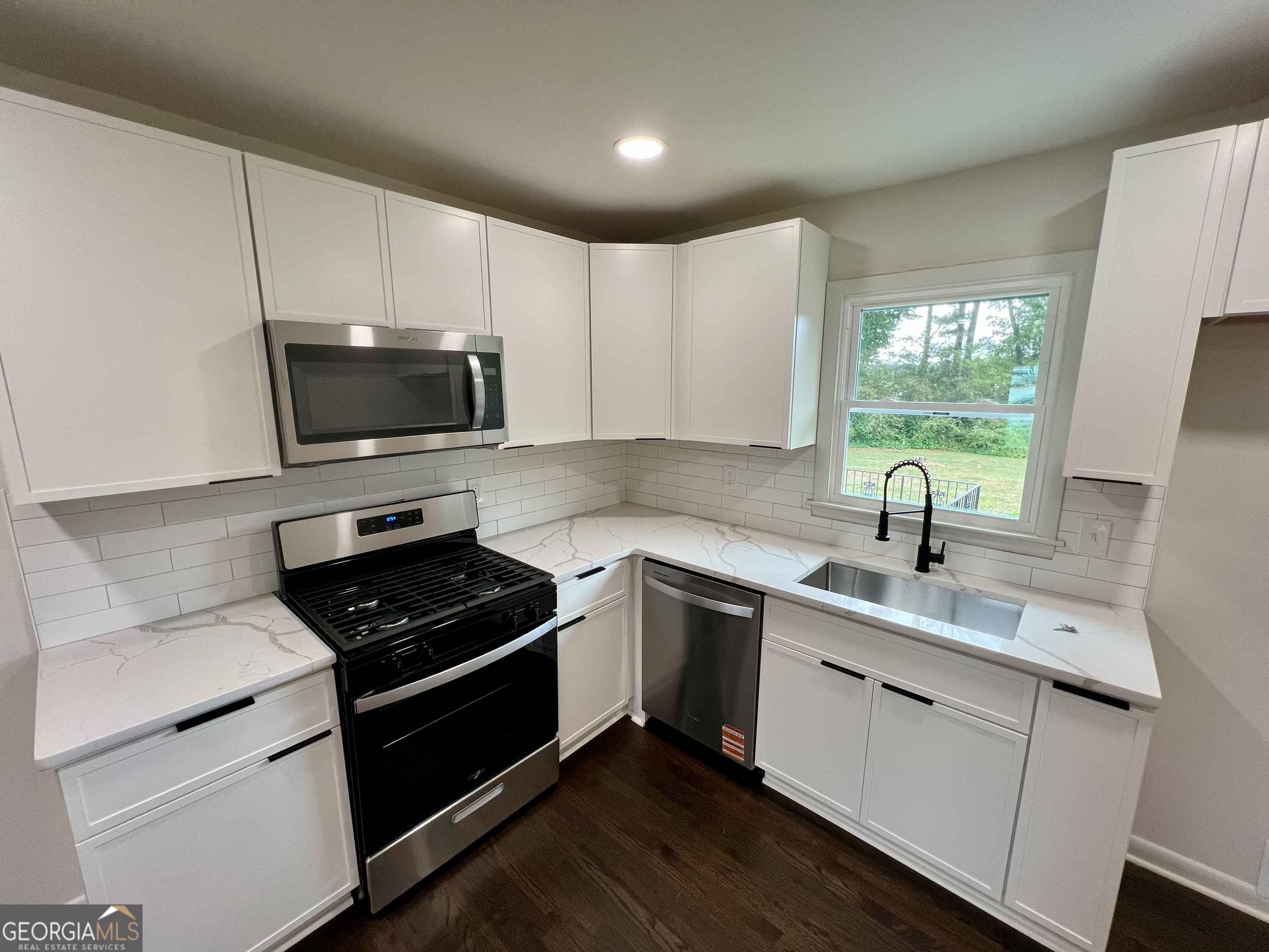 2649 Oak Circle Ellenwood GA 30294