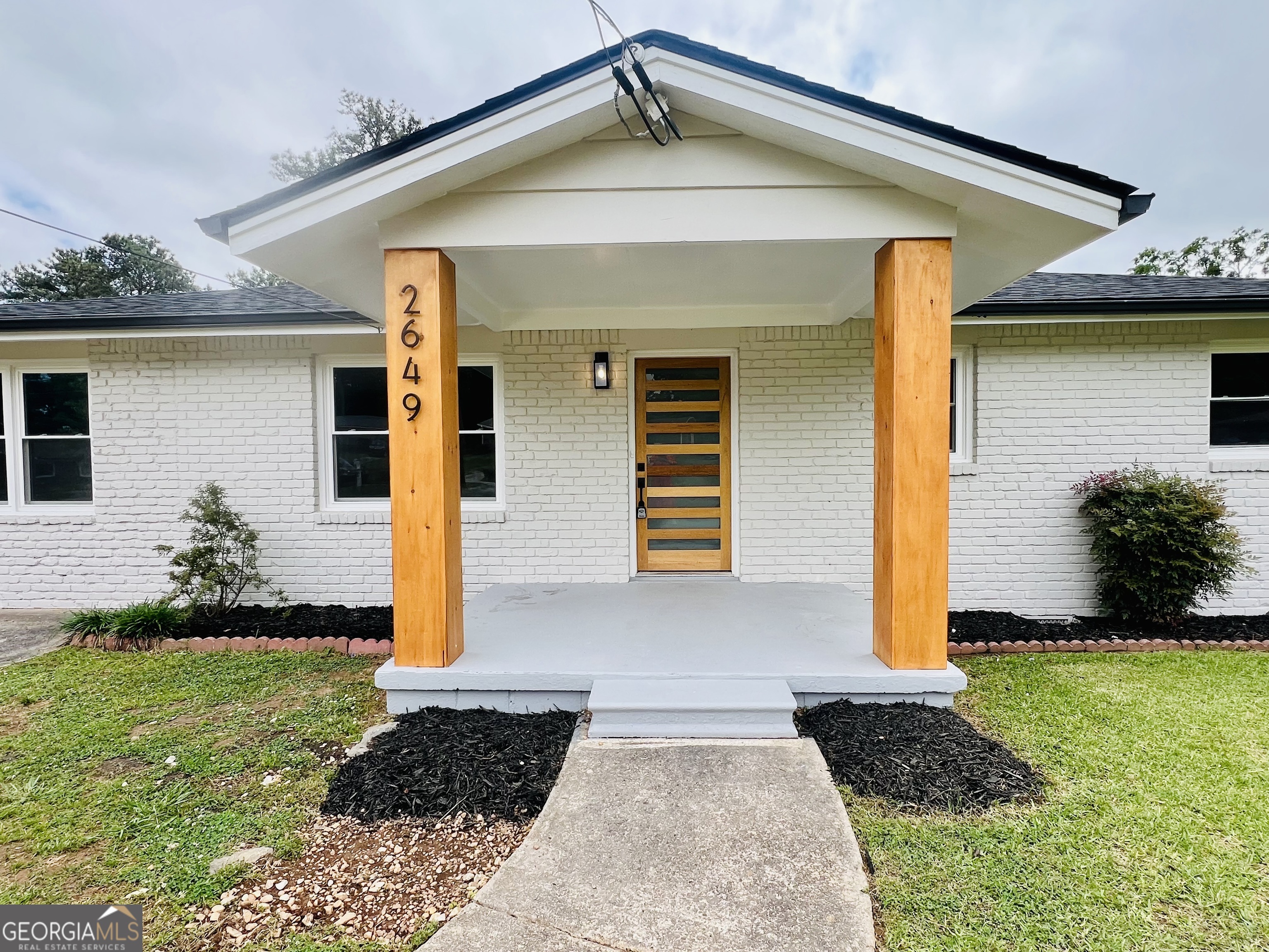 2649 Oak Circle Ellenwood GA 30294