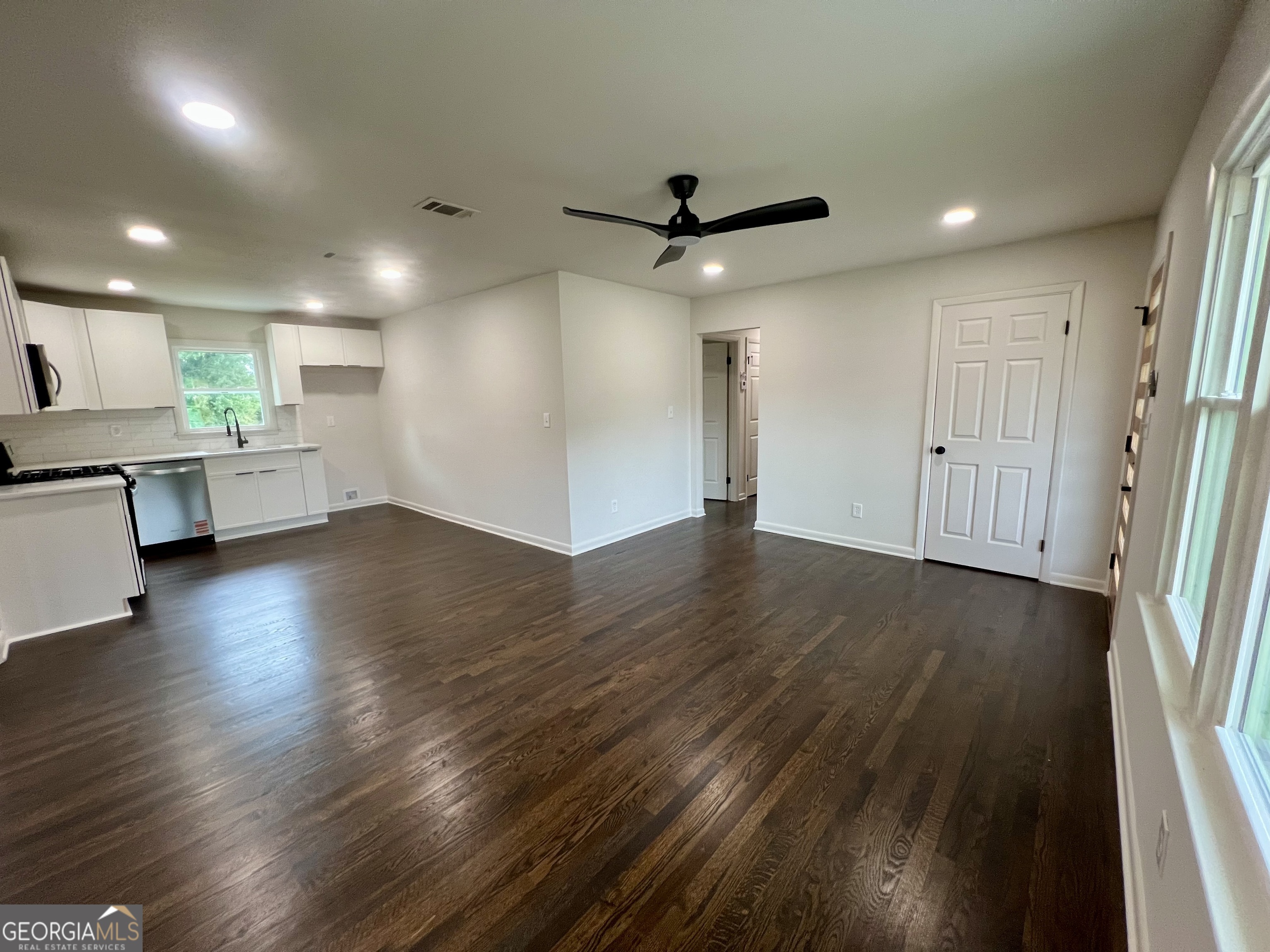 2649 Oak Circle Ellenwood GA 30294