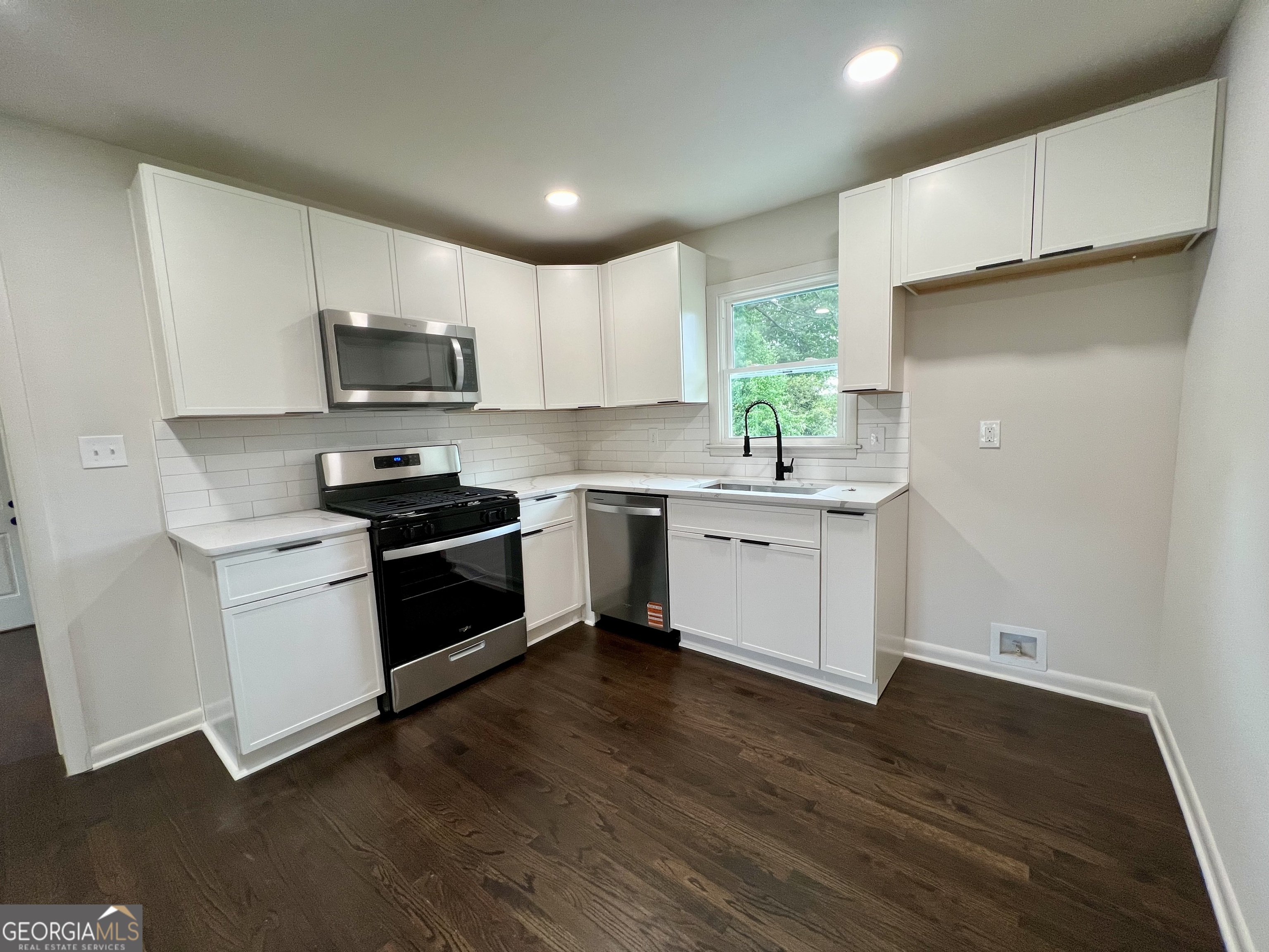 2649 Oak Circle Ellenwood GA 30294