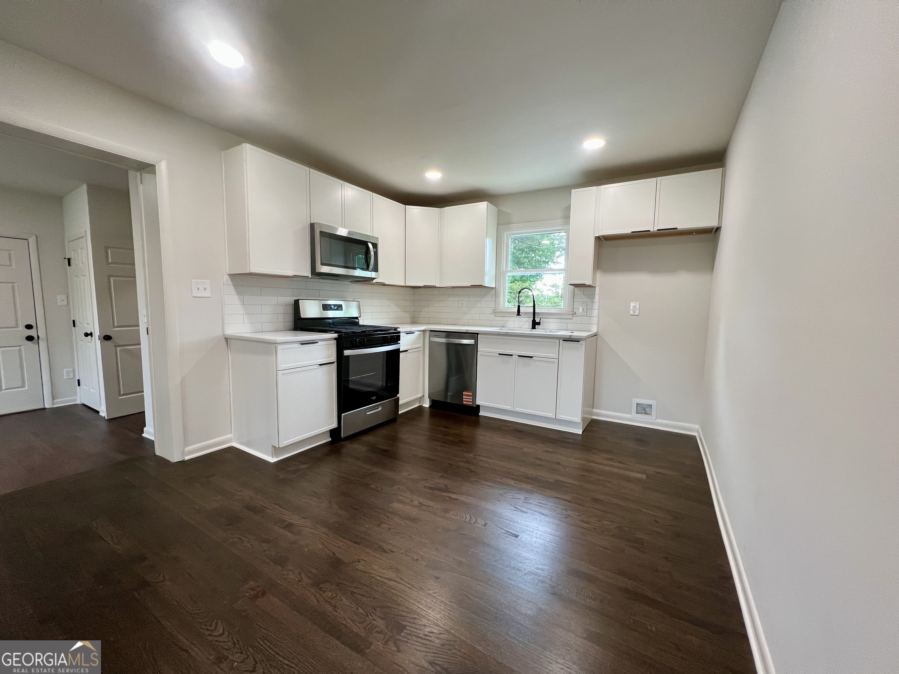 2649 Oak Circle Ellenwood GA 30294