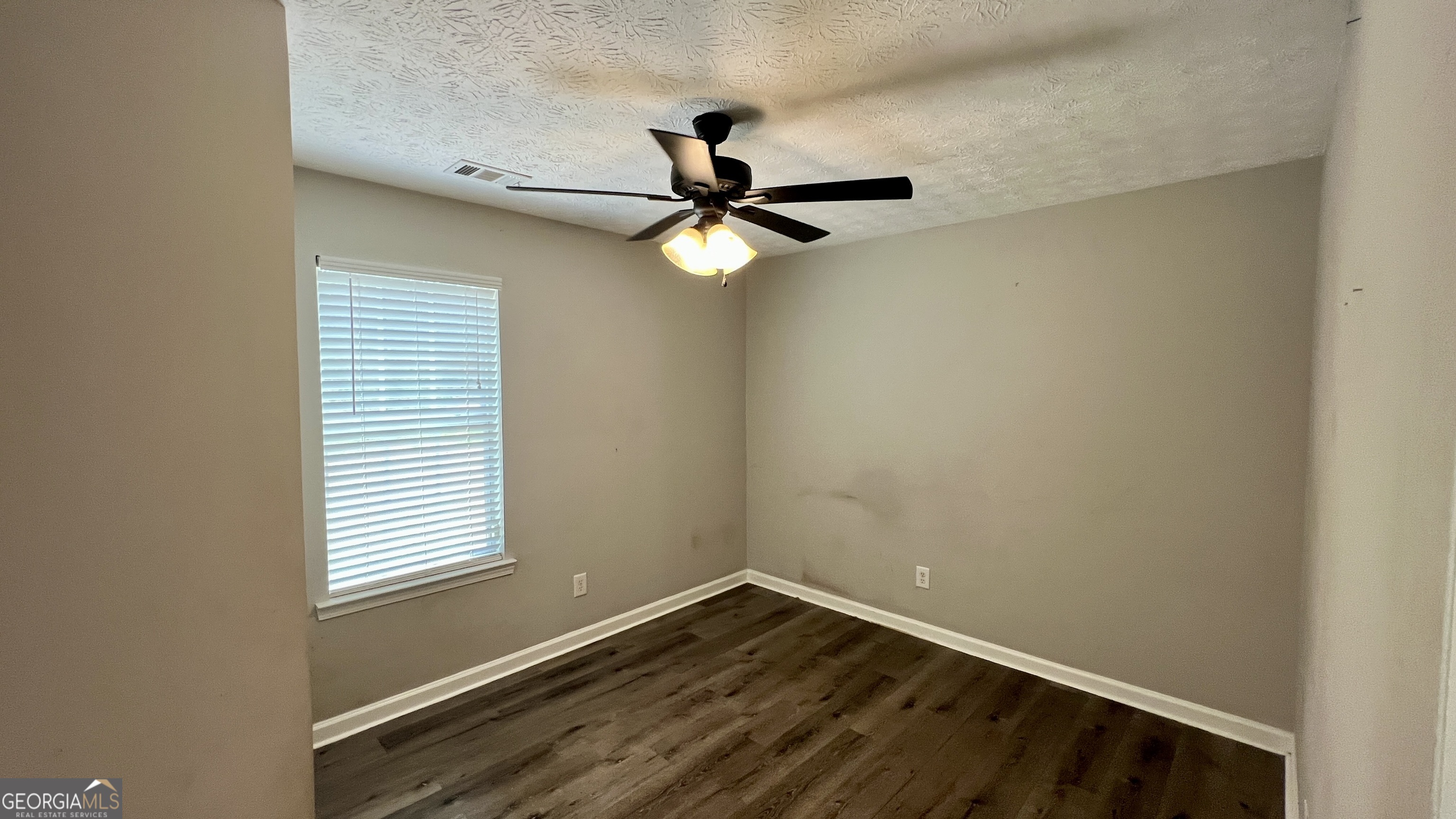 195 Creekside Drive Grantville GA 30220