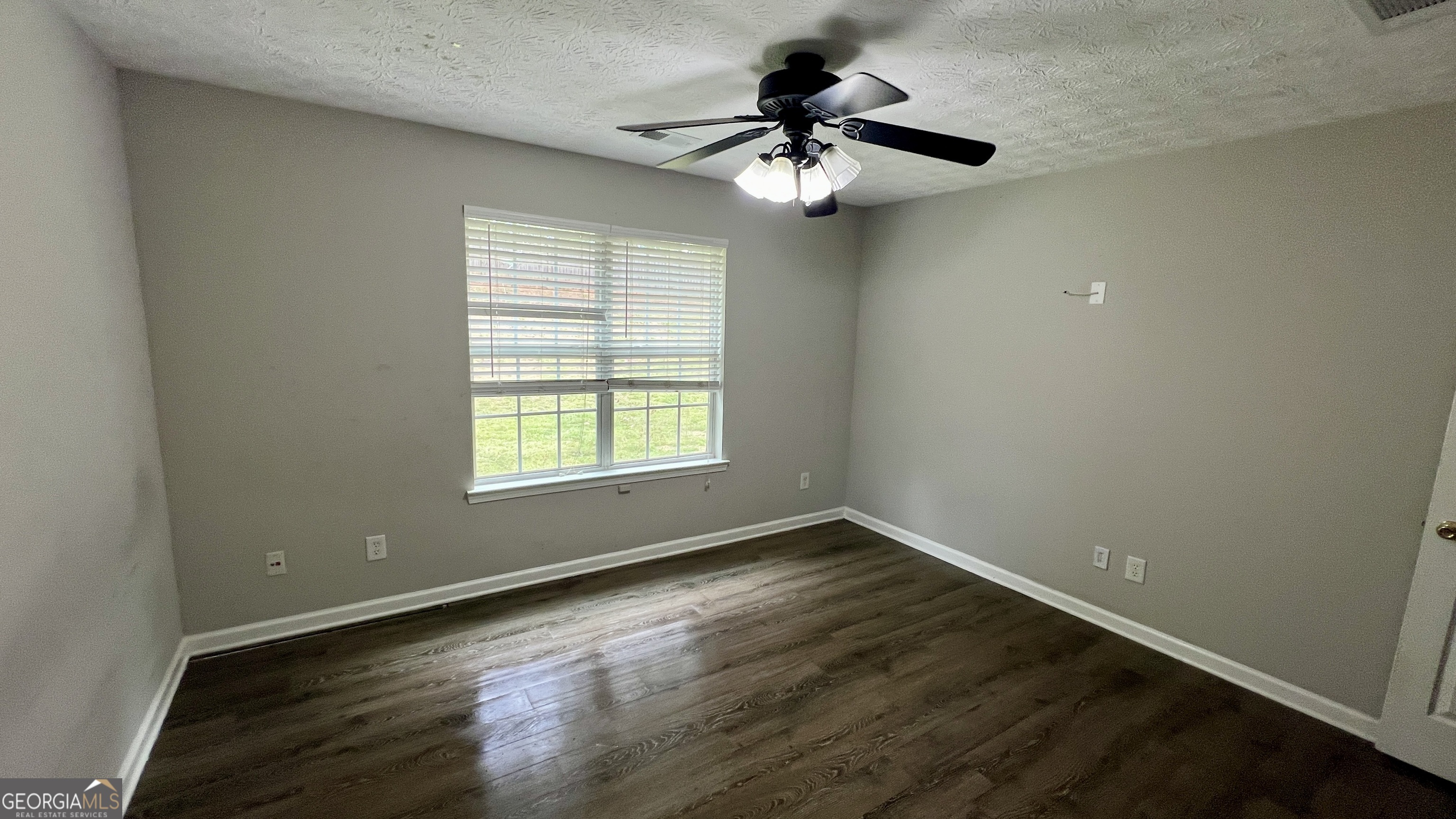 195 Creekside Drive Grantville GA 30220