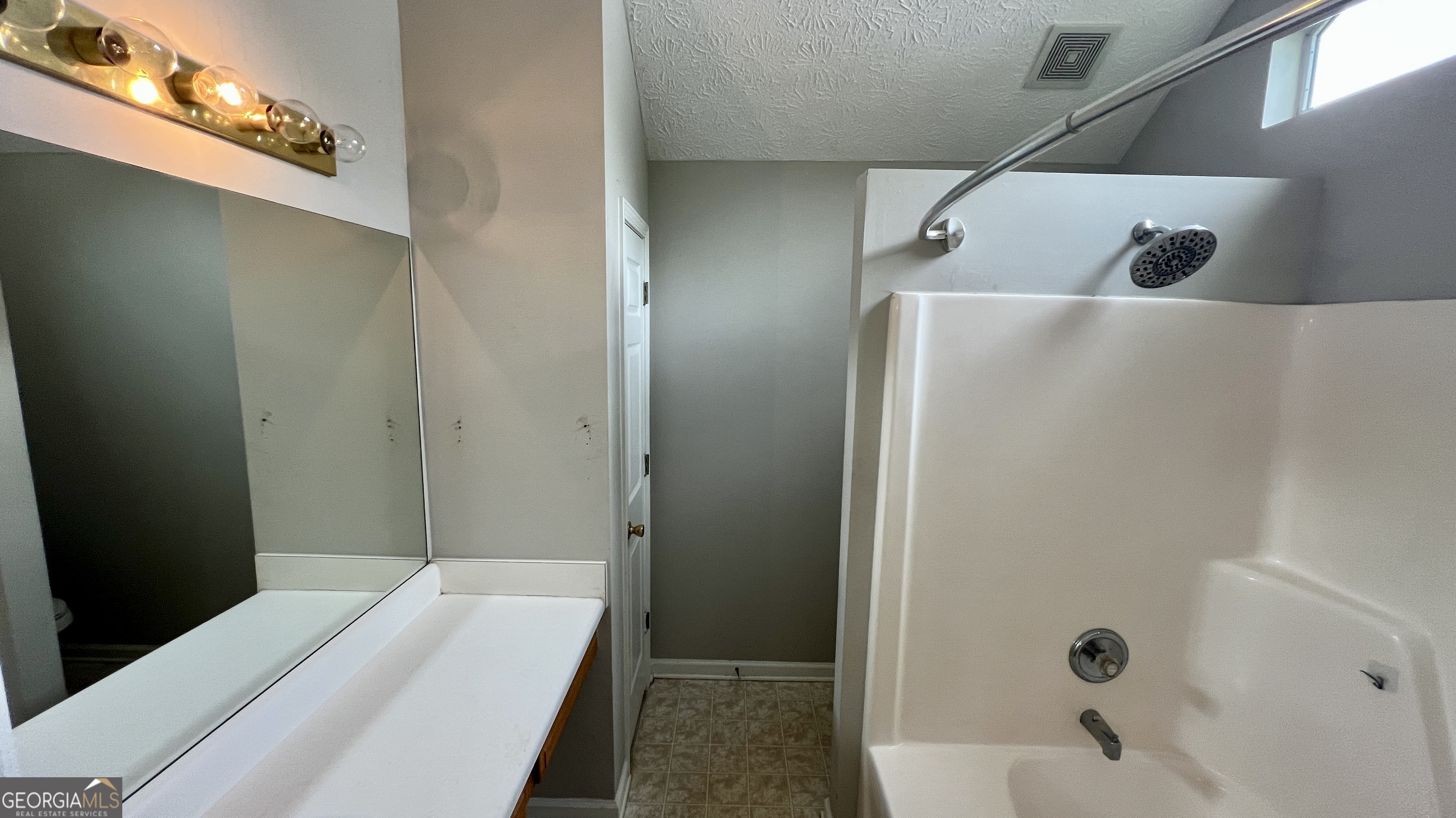 195 Creekside Drive Grantville GA 30220