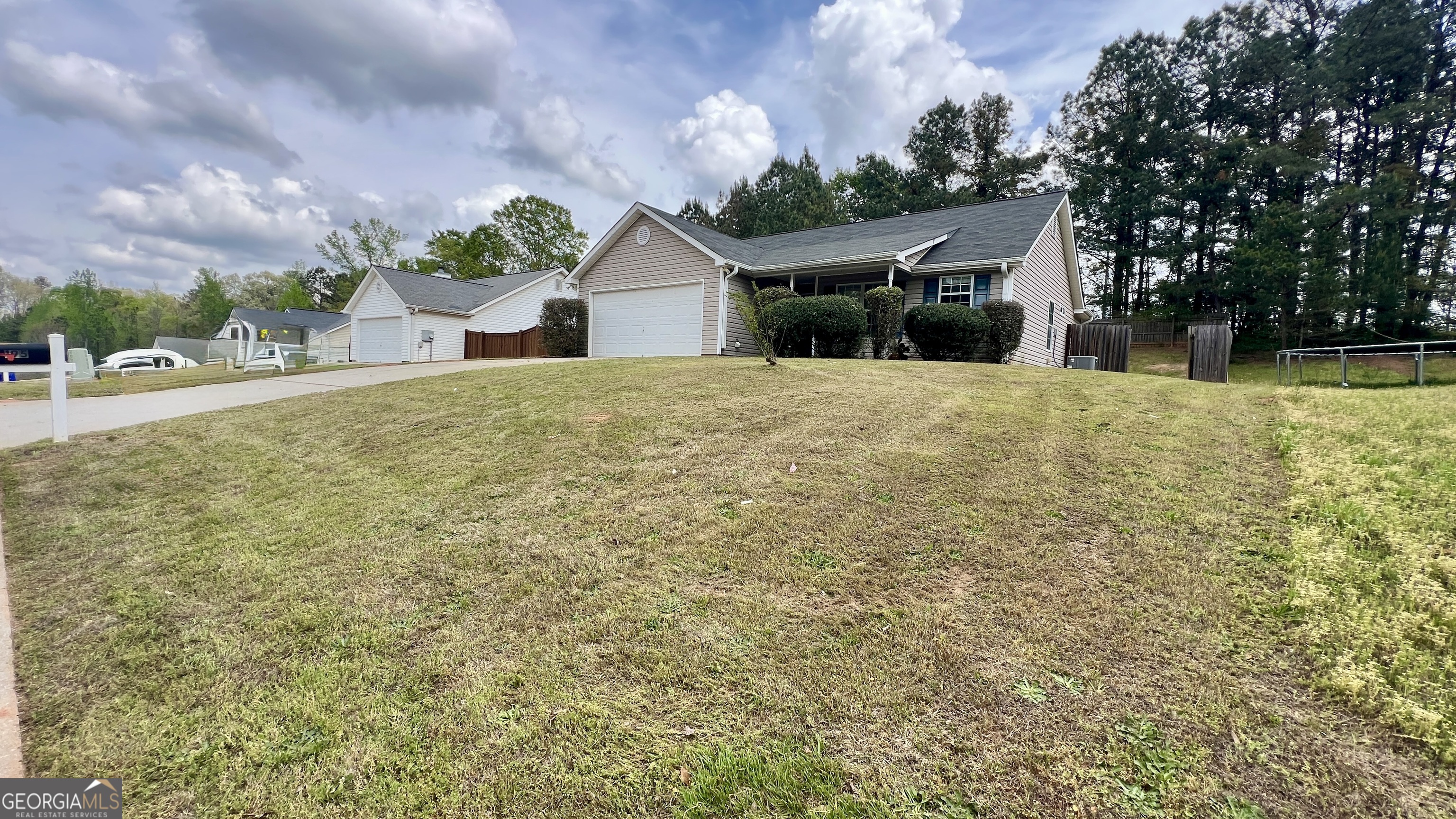 195 Creekside Drive Grantville GA 30220