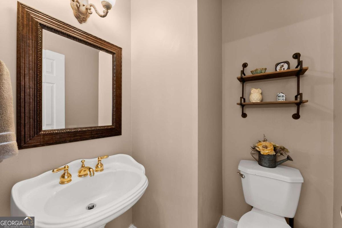 5812 Shadow Oaks Drive Murrayville GA 30564